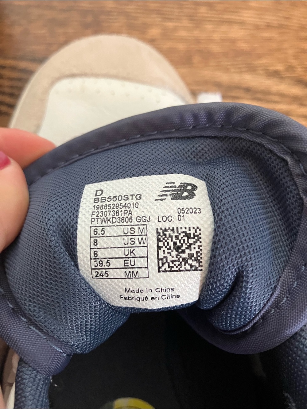New Balance Kids 550 Sneakers in White, Navy, and Beige - Picture 4 of 4